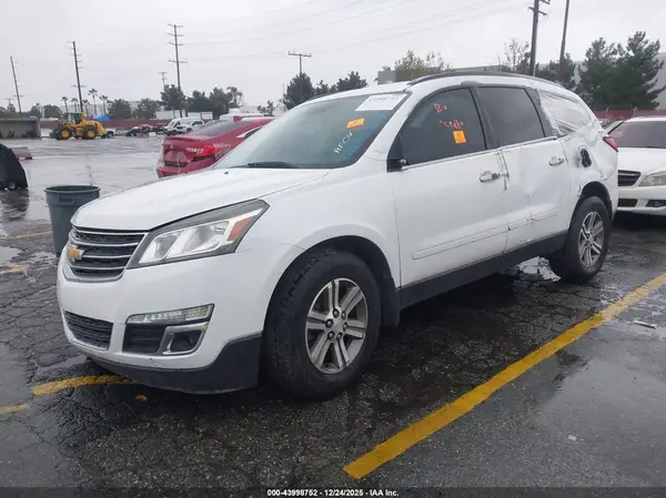 1GNKRGKD4HJ137589 2017 CHEVROLET TRAVERSE - Image 2