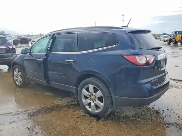 1GNKRGKD4HJ155400 2017 CHEVROLET TRAVERSE - Image 2