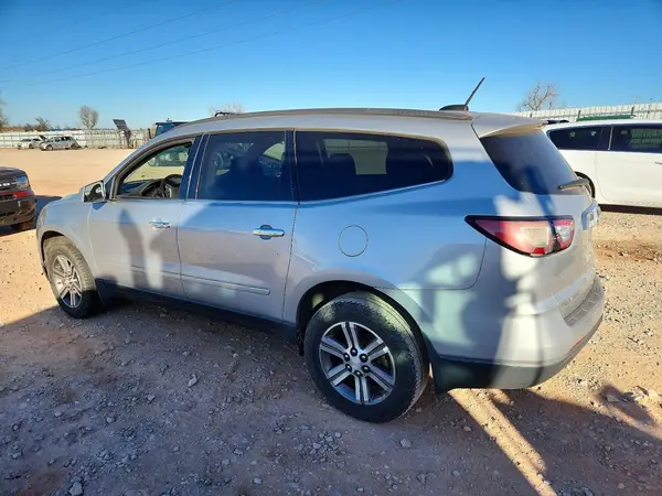 1GNKRGKD4HJ159348 2017 CHEVROLET TRAVERSE - Image 2