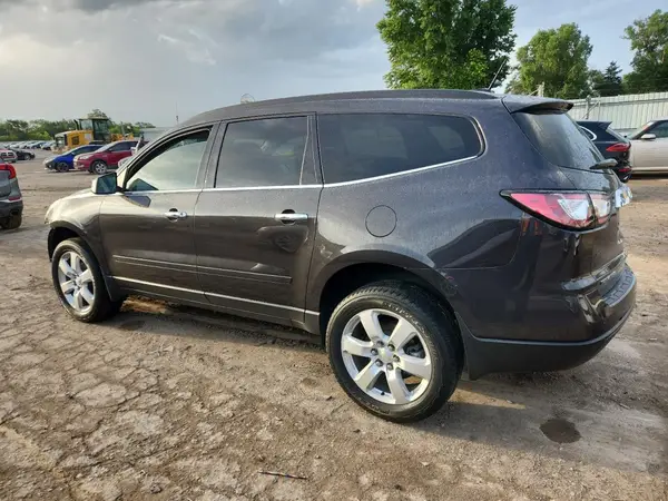1GNKRGKD4HJ160628 2017 CHEVROLET TRAVERSE - Image 2
