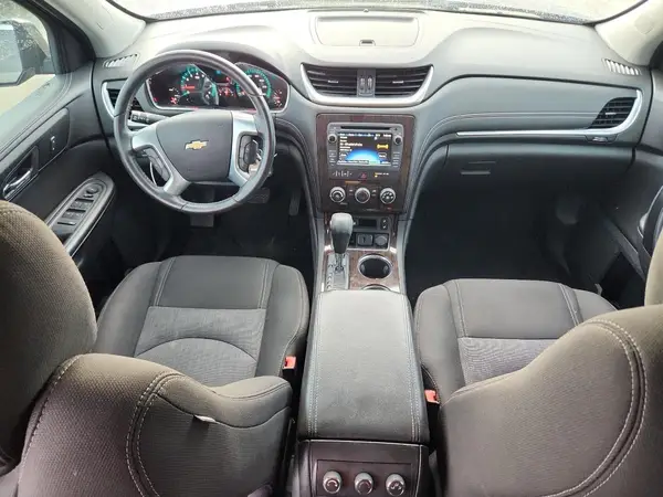 1GNKRGKD4HJ160628 2017 CHEVROLET TRAVERSE - Image 8