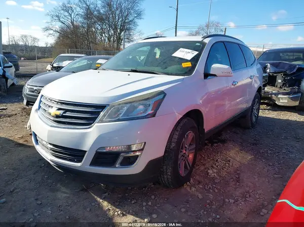 1GNKRGKD4HJ165974 2017 CHEVROLET TRAVERSE - Image 2