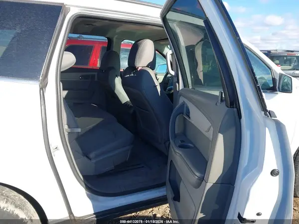 1GNKRGKD4HJ165974 2017 CHEVROLET TRAVERSE - Image 8
