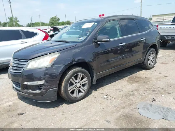 1GNKRGKD4HJ166008 2017 CHEVROLET TRAVERSE - Image 2