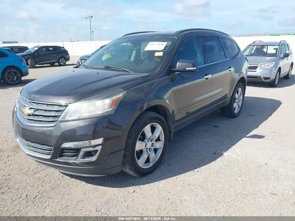 1GNKRGKD4HJ198487 2017 CHEVROLET TRAVERSE - Image 2