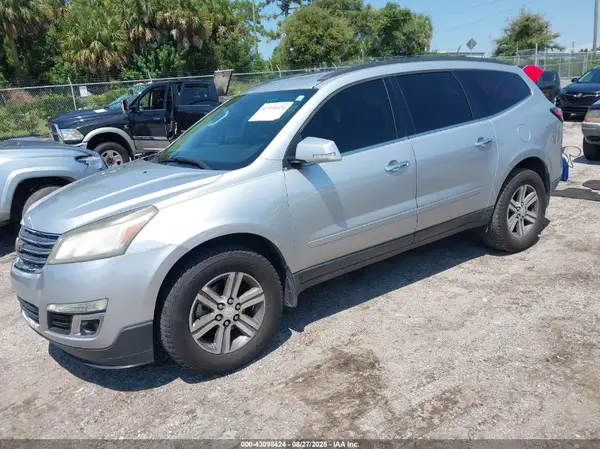 1GNKRGKD4HJ201565 2017 CHEVROLET TRAVERSE - Image 2