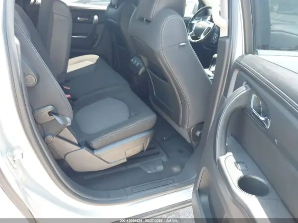 1GNKRGKD4HJ201565 2017 CHEVROLET TRAVERSE - Image 8