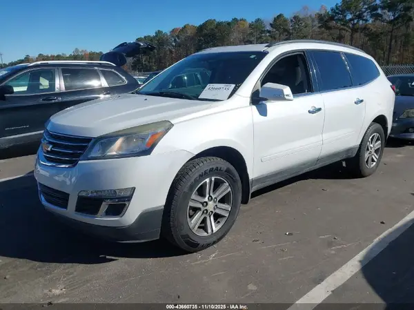 1GNKRGKD4HJ202070 2017 CHEVROLET TRAVERSE - Image 2