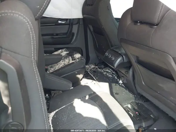 1GNKRGKD4HJ213263 2017 CHEVROLET TRAVERSE - Image 8