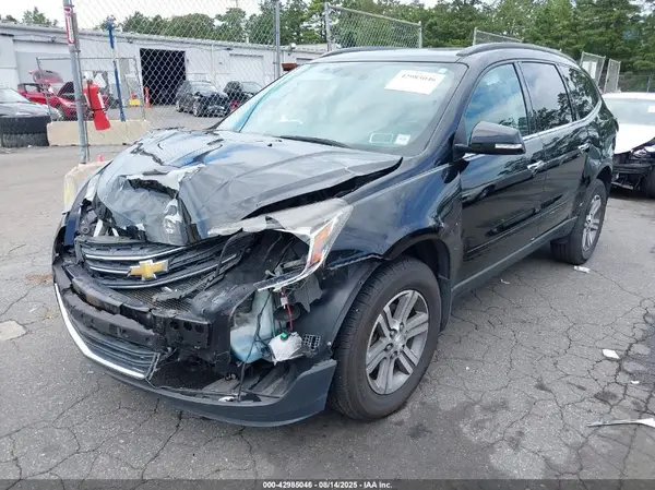1GNKRGKD4HJ242228 2017 CHEVROLET TRAVERSE - Image 2