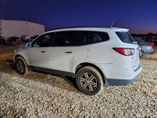 1GNKRGKD4HJ257344 2017 CHEVROLET TRAVERSE - Image 2