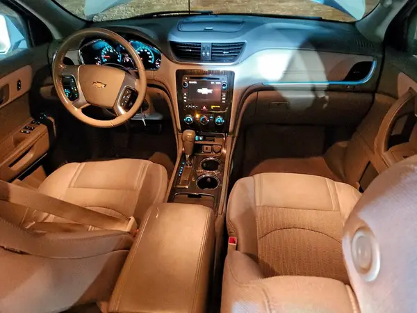 1GNKRGKD4HJ257344 2017 CHEVROLET TRAVERSE - Image 8