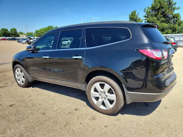 1GNKRGKD4HJ284317 2017 CHEVROLET TRAVERSE - Image 2