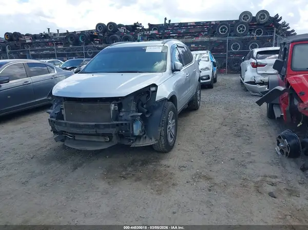 1GNKRGKD4HJ292885 2017 CHEVROLET TRAVERSE - Image 2