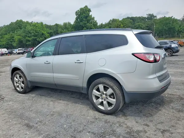 1GNKRGKD4HJ321480 2017 CHEVROLET TRAVERSE - Image 2