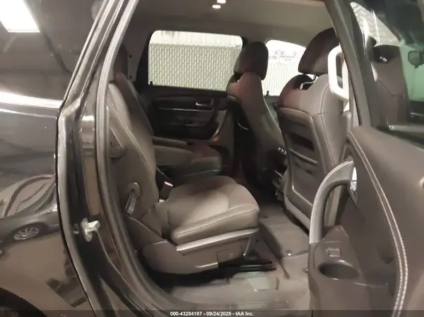 1GNKRGKD4HJ347903 2017 CHEVROLET TRAVERSE - Image 8