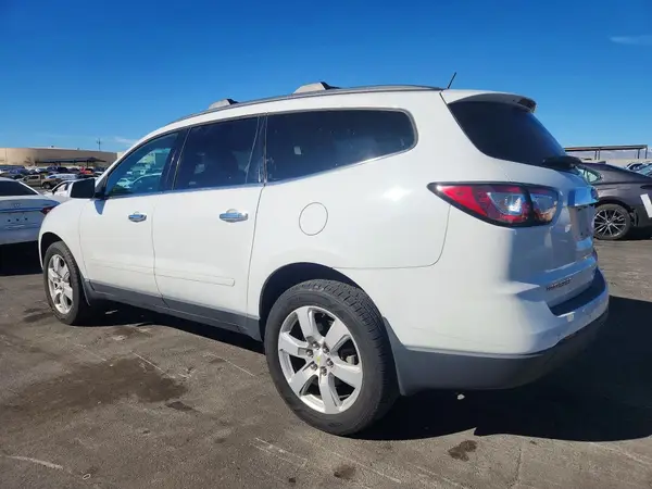 1GNKRGKD5HJ104522 2017 CHEVROLET TRAVERSE - Image 2