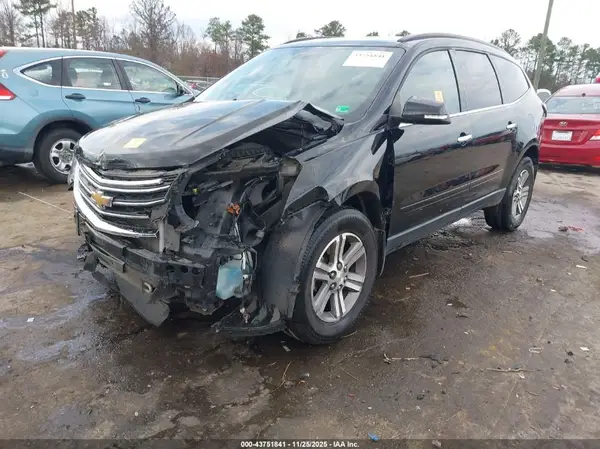 1GNKRGKD5HJ133034 2017 CHEVROLET TRAVERSE - Image 2