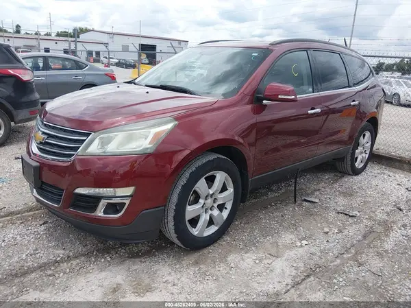 1GNKRGKD5HJ160623 2017 CHEVROLET TRAVERSE - Image 2