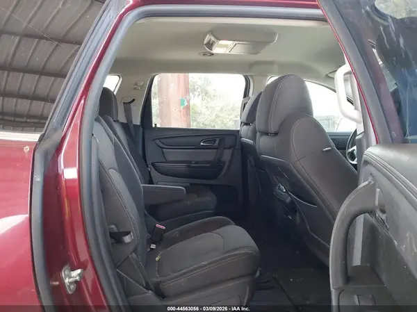 1GNKRGKD5HJ160864 2017 CHEVROLET TRAVERSE - Image 8