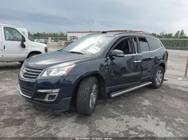 1GNKRGKD5HJ162145 2017 CHEVROLET TRAVERSE - Image 2