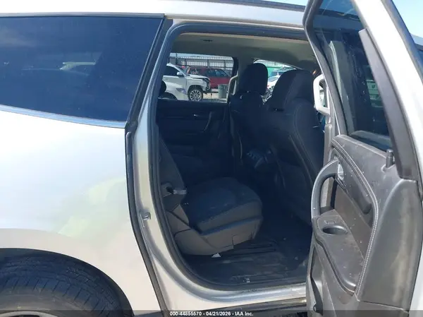 1GNKRGKD5HJ185666 2017 CHEVROLET TRAVERSE - Image 8