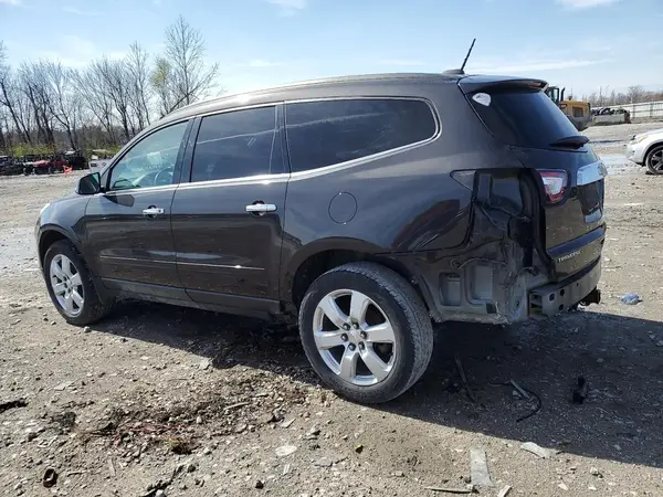 1GNKRGKD5HJ185795 2017 CHEVROLET TRAVERSE - Image 2