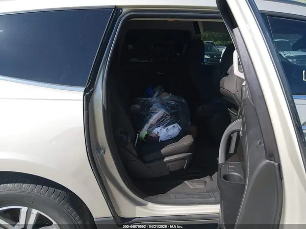 1GNKRGKD5HJ203762 2017 CHEVROLET TRAVERSE - Image 8