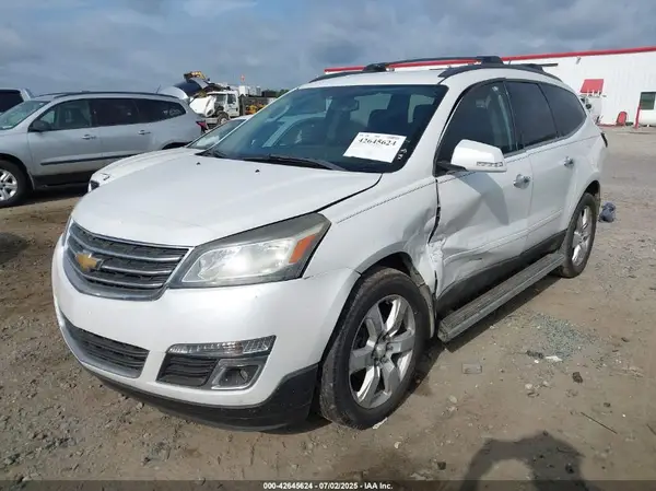 1GNKRGKD5HJ208377 2017 CHEVROLET TRAVERSE - Image 2