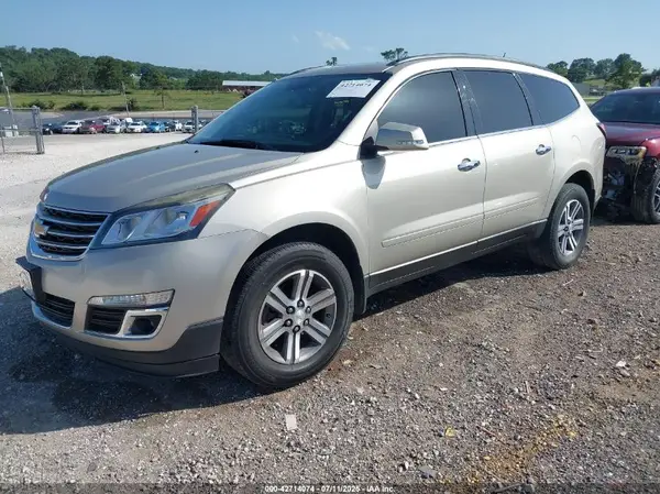 1GNKRGKD5HJ256624 2017 CHEVROLET TRAVERSE - Image 2