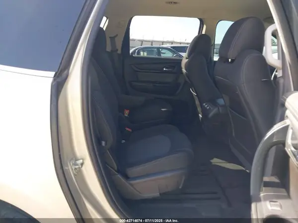 1GNKRGKD5HJ256624 2017 CHEVROLET TRAVERSE - Image 8