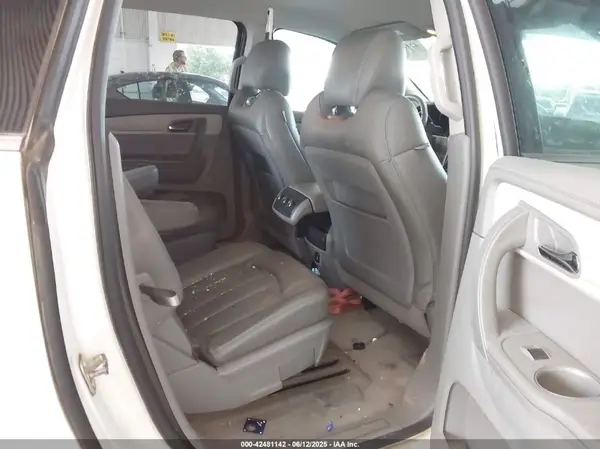 1GNKRGKD5HJ257188 2017 CHEVROLET TRAVERSE - Image 8
