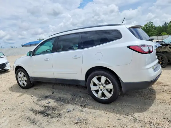 1GNKRGKD5HJ267218 2017 CHEVROLET TRAVERSE - Image 2