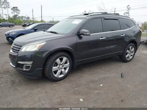 1GNKRGKD5HJ281247 2017 CHEVROLET TRAVERSE - Image 2