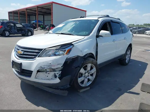 1GNKRGKD5HJ301626 2017 CHEVROLET TRAVERSE - Image 2