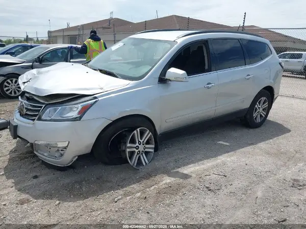 1GNKRGKD5HJ308625 2017 CHEVROLET TRAVERSE - Image 2