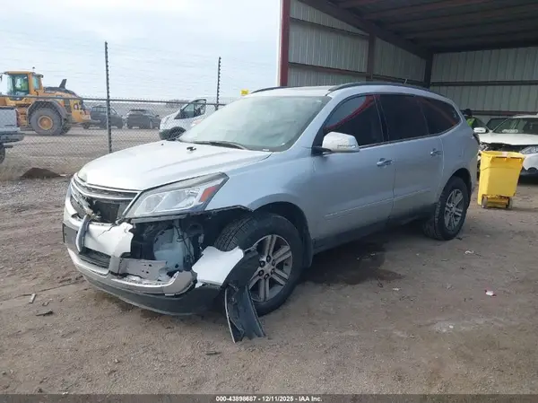 1GNKRGKD5HJ341124 2017 CHEVROLET TRAVERSE - Image 2