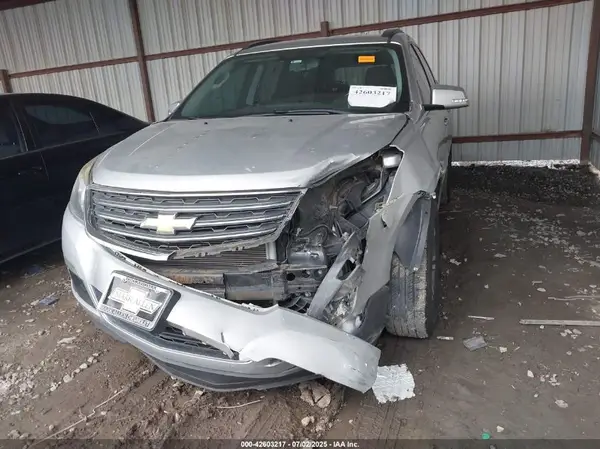 1GNKRGKD5HJ349885 2017 CHEVROLET TRAVERSE - Image 2