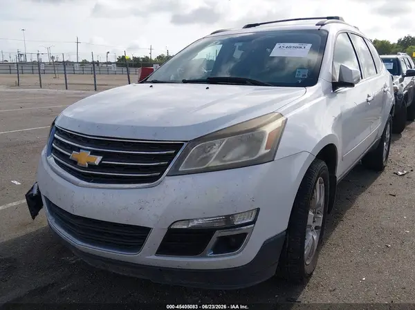 1GNKRGKD5HJ352656 2017 CHEVROLET TRAVERSE - Image 2