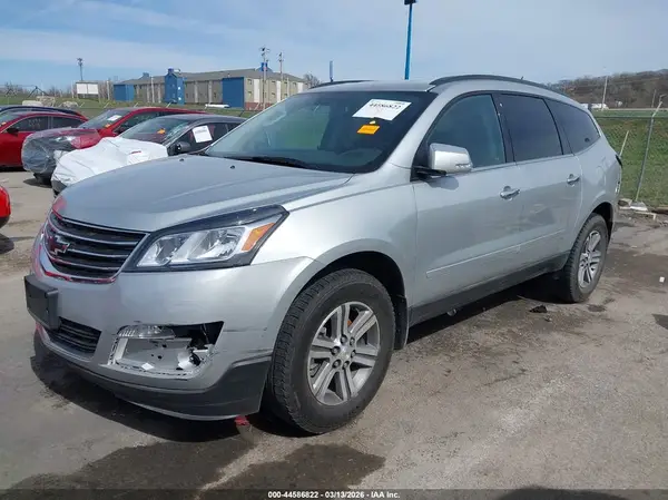 1GNKRGKD5HJ353760 2017 CHEVROLET TRAVERSE - Image 2