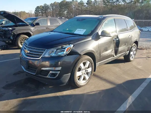 1GNKRGKD6HJ113908 2017 CHEVROLET TRAVERSE - Image 2