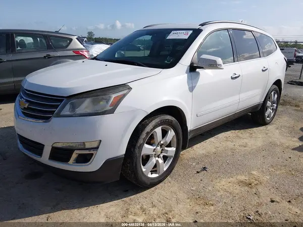 1GNKRGKD6HJ130238 2017 CHEVROLET TRAVERSE - Image 2