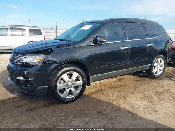 1GNKRGKD6HJ132751 2017 CHEVROLET TRAVERSE - Image 2