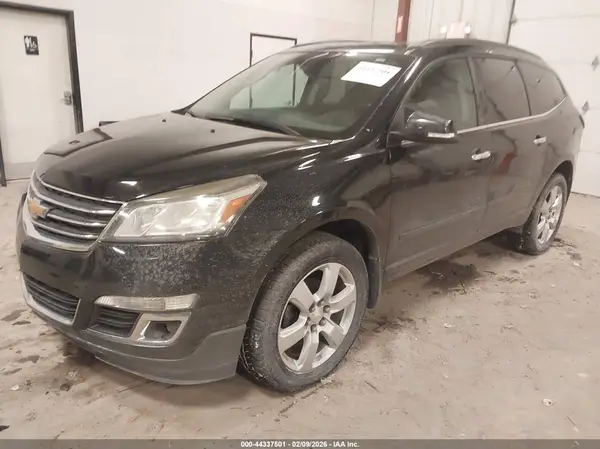 1GNKRGKD6HJ148660 2017 CHEVROLET TRAVERSE - Image 2