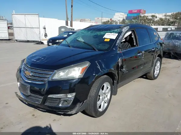 1GNKRGKD6HJ153759 2017 CHEVROLET TRAVERSE - Image 2