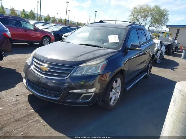 1GNKRGKD6HJ183795 2017 CHEVROLET TRAVERSE - Image 2