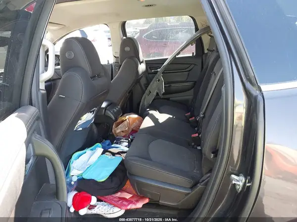 1GNKRGKD6HJ183795 2017 CHEVROLET TRAVERSE - Image 8