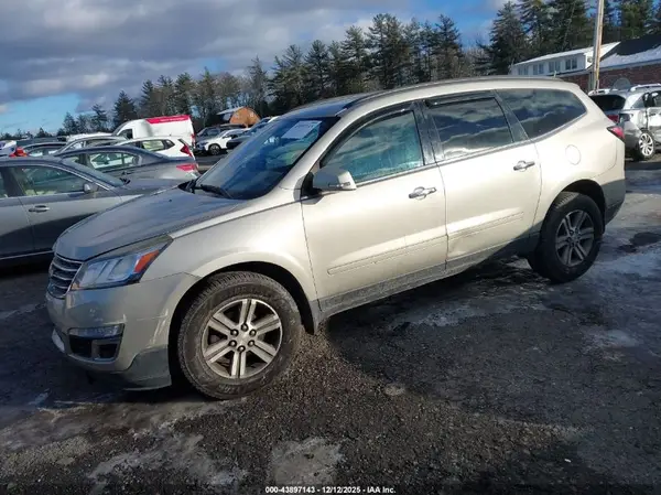 1GNKRGKD6HJ194294 2017 CHEVROLET TRAVERSE - Image 2