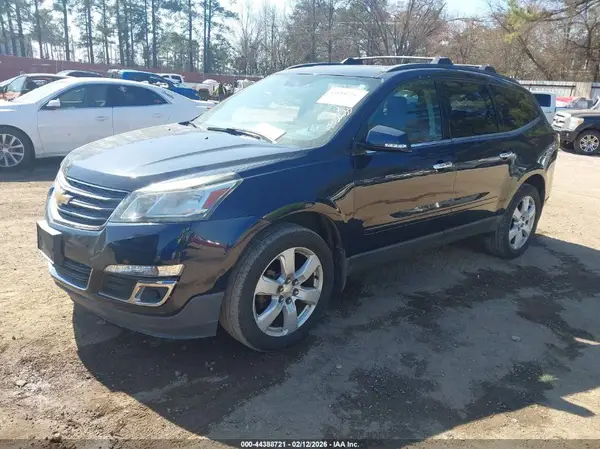 1GNKRGKD6HJ199334 2017 CHEVROLET TRAVERSE - Image 2