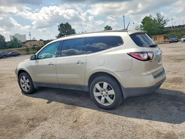 1GNKRGKD6HJ200773 2017 CHEVROLET TRAVERSE - Image 2